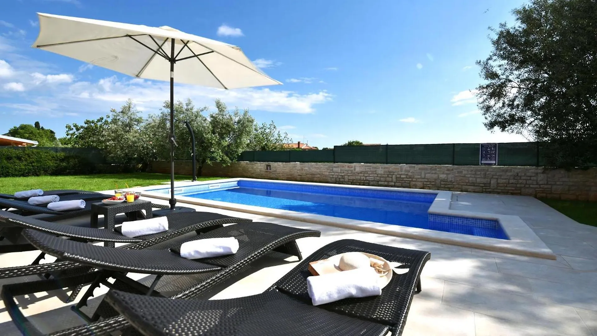 Holiday home Charmante Villa Lavanda Galizana Croatia